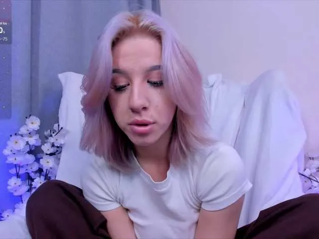 Offline Necucubi on BongaCams