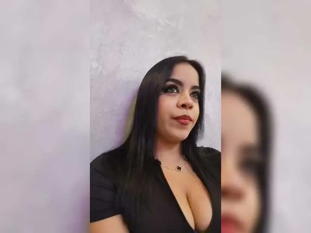 NikkSantini on BongaCams 