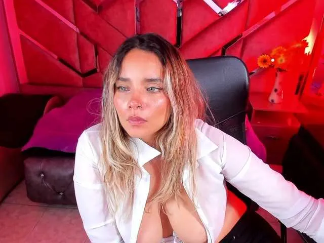 BongaCams OliviaFox is Freechat OliviaFox — I love hard cocks to suck and make them come, I also really like that they give me so many buttocks that they leave my buttocks red