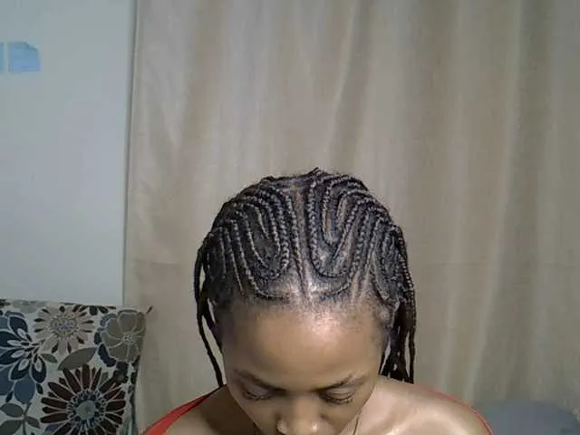 Freechat PetiteCaramel on BongaCams