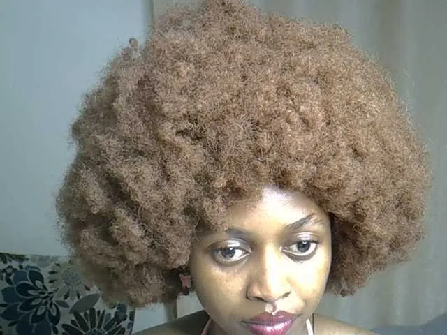 BongaCams PetiteCaramel is Freechat PetiteCaramel — kissing,cuddling,touching my sensitive part like sucking my earlobe.