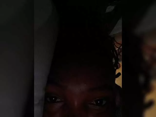 Offline Petitegoddess on BongaCams