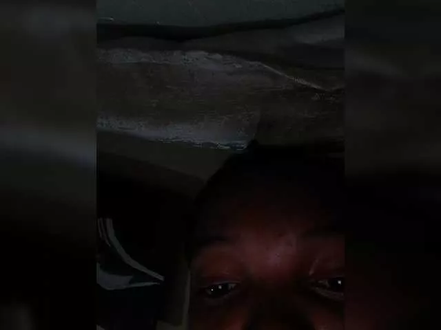 Offline Petitegoddess on BongaCams