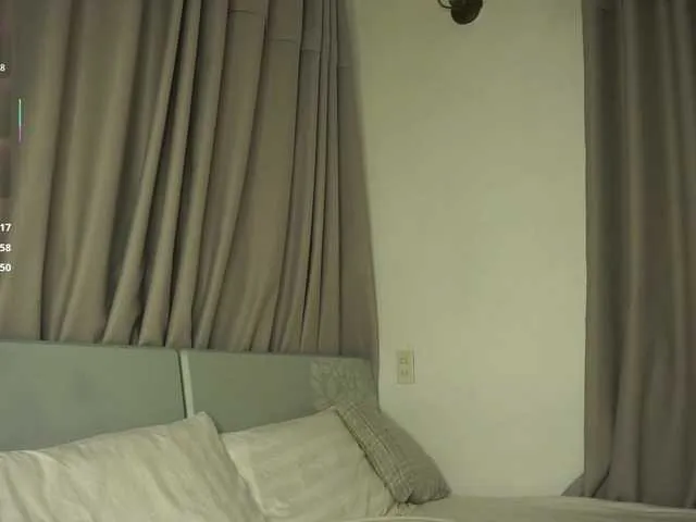 PLUXURY- on BongaCams