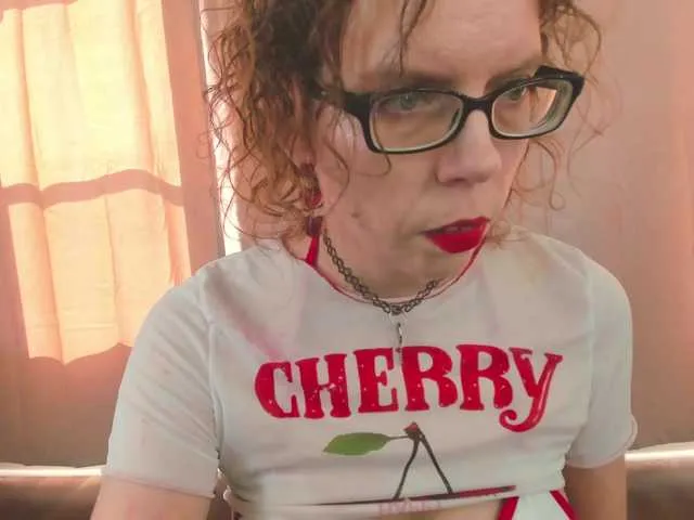 SaraDesireXO on BongaCams