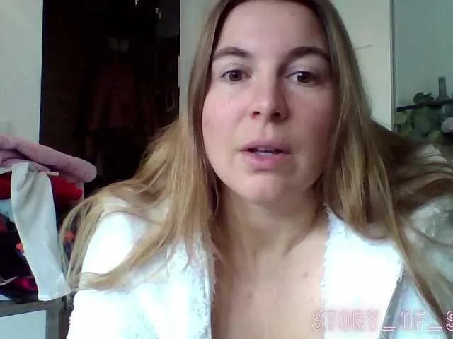 Offline Sarahrose on BongaCams