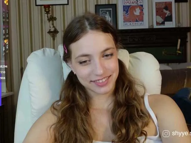 Offline sarahsupershy on BongaCams