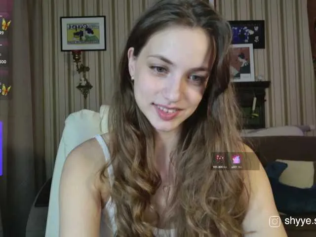 Offline sarahsupershy on BongaCams