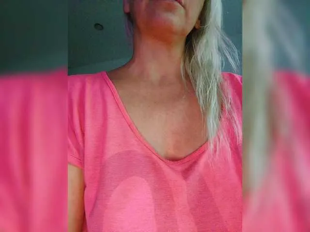 Offline Sheila1945 on BongaCams