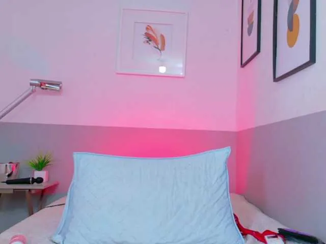 Offline skinnyprinces on BongaCams