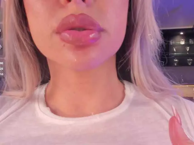 BongaCams SophieBarnett is Freechat SophieBarnett — A smile.
Big dicks and big tips.