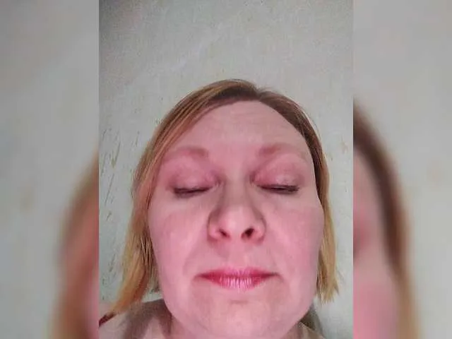 Offline Stella65 on BongaCams