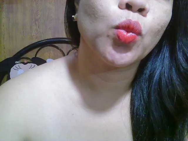 Sweetlips69 on BongaCams 