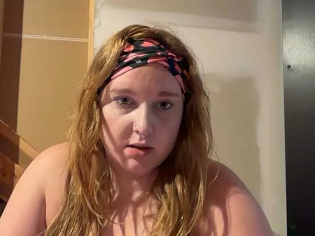 Offline thickgingergoddess on BongaCams