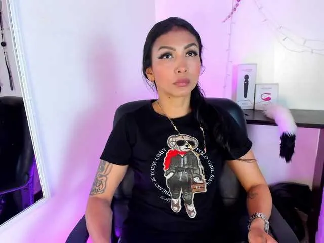 Offline Tracylambo on BongaCams