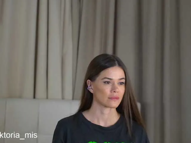 Offline Vikki100500 on BongaCams