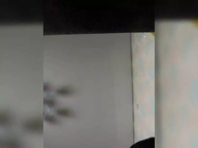 Offline XXXklsdf on BongaCams