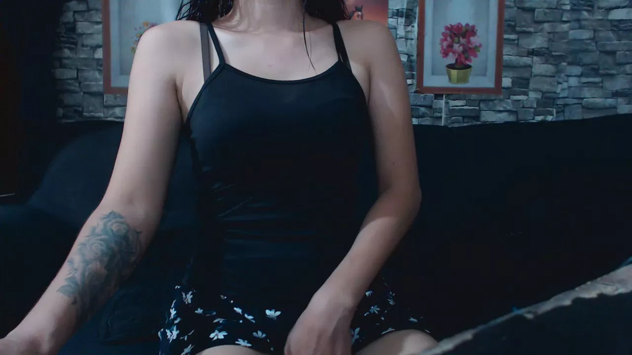 Offline _QueenB_ on Cam4