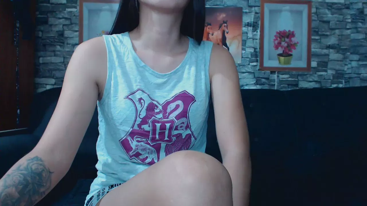 Offline _QueenB_ on Cam4