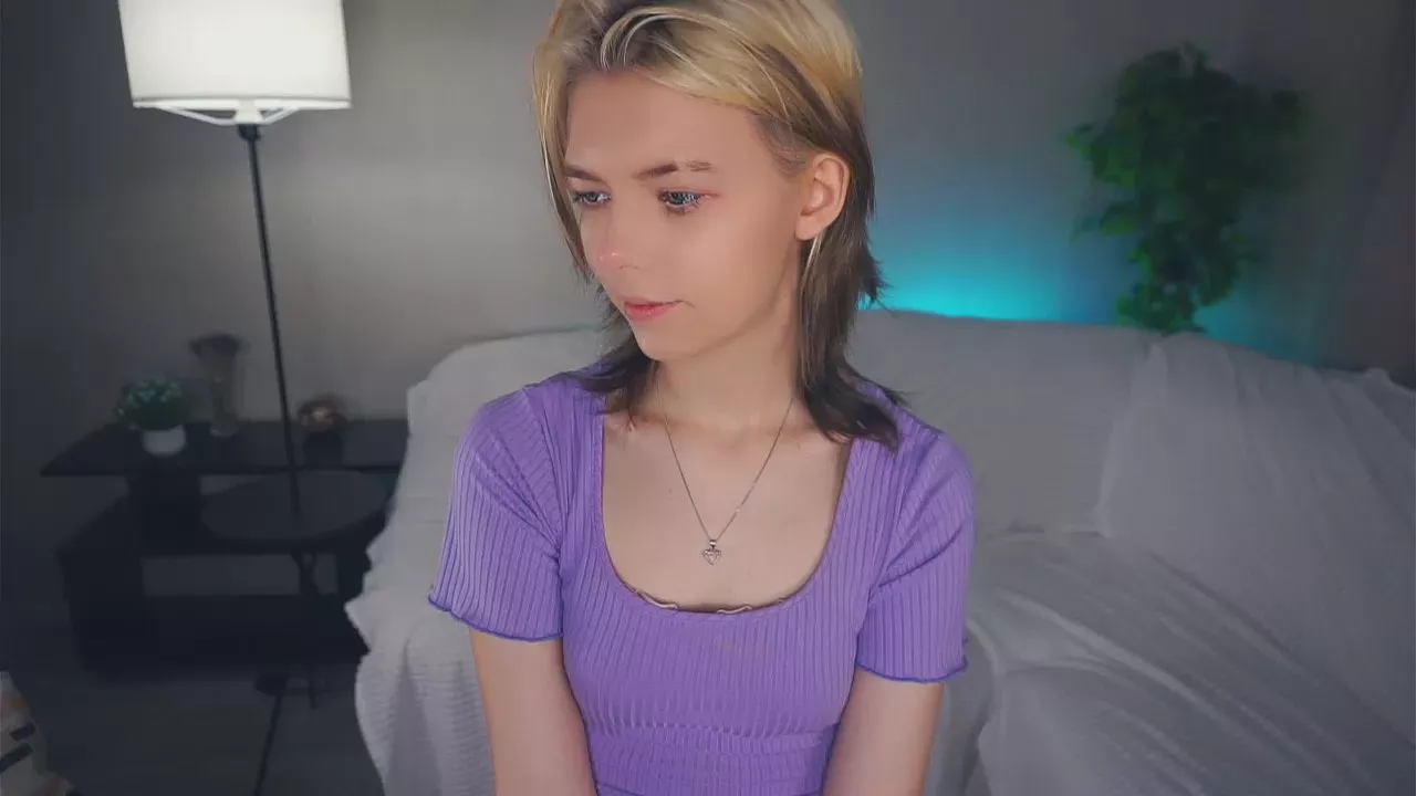 Offline AftonFountain on Cam4