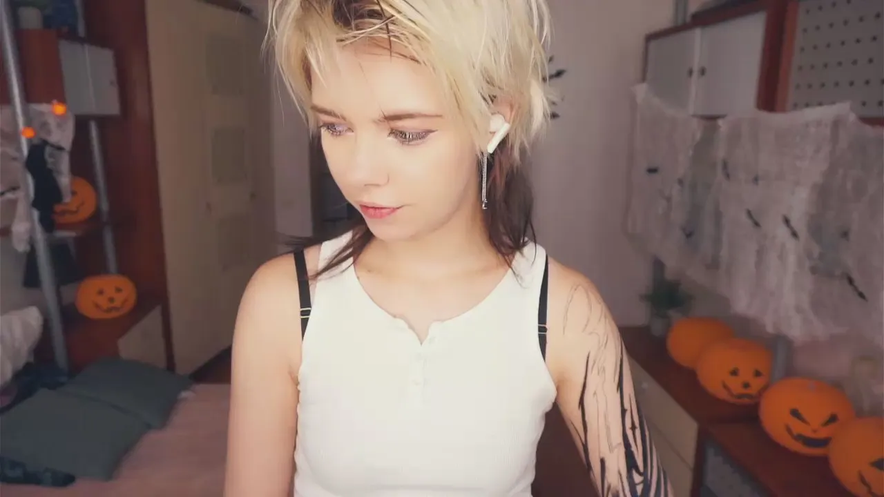 Offline AftonFountain on Cam4