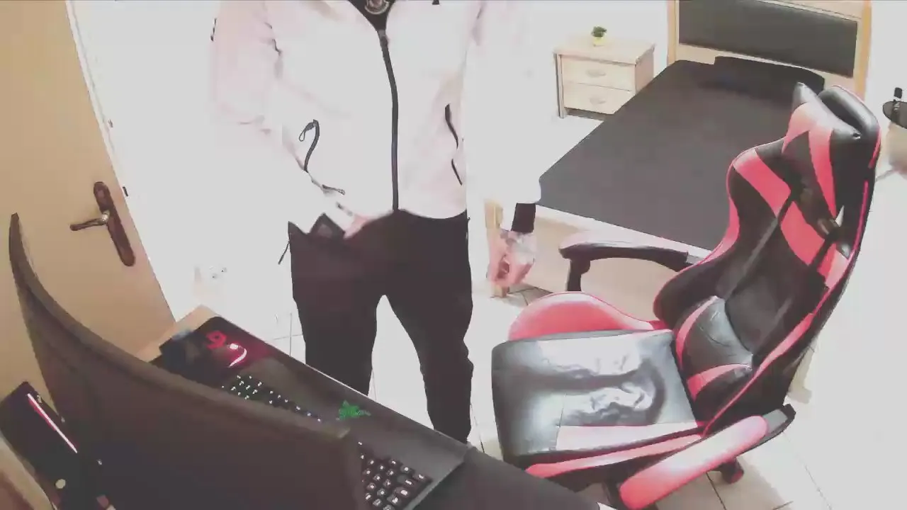 Freechat AlbanianFker21 on Cam4