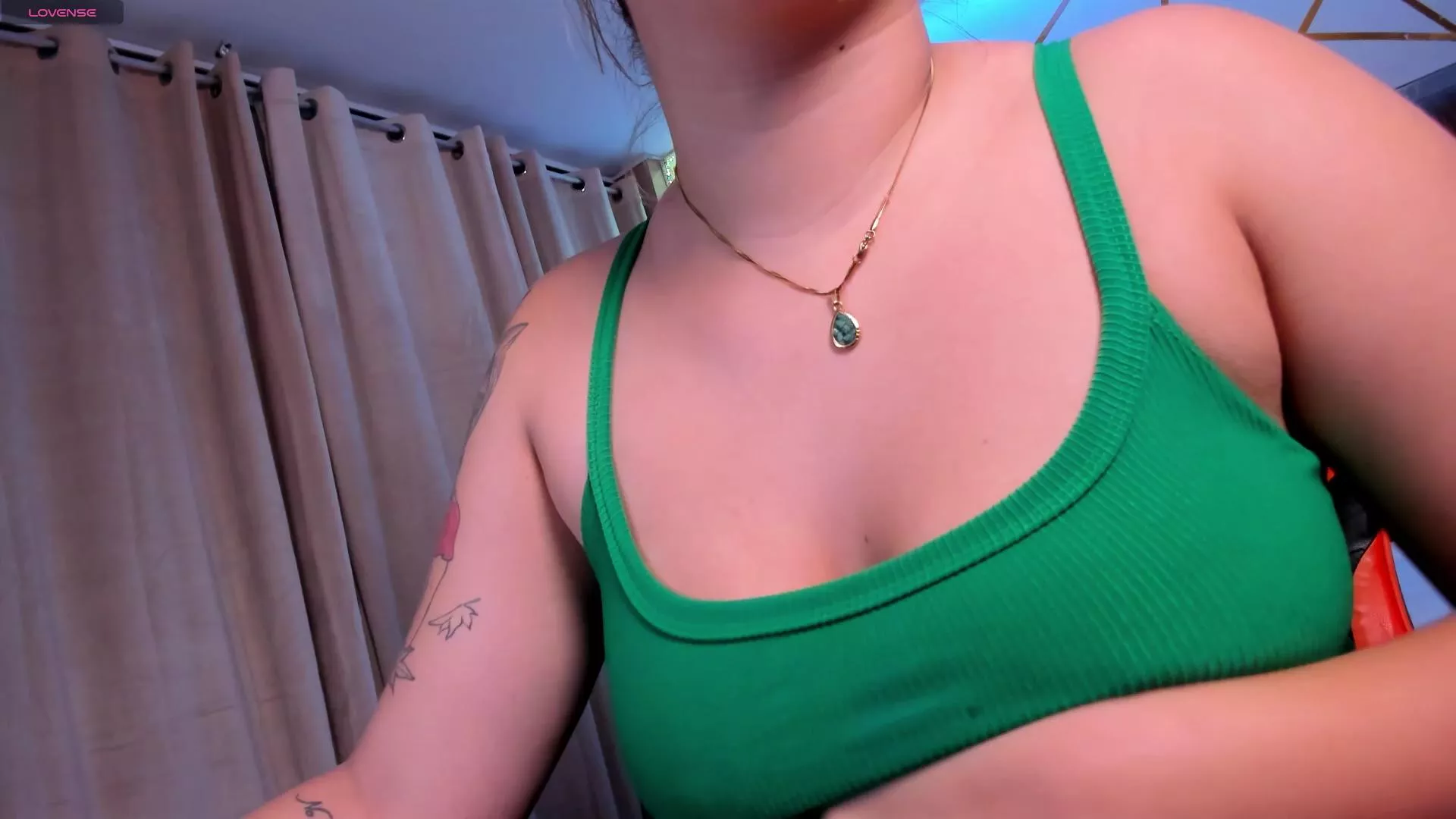 Freechat AlessiaDouce on Cam4