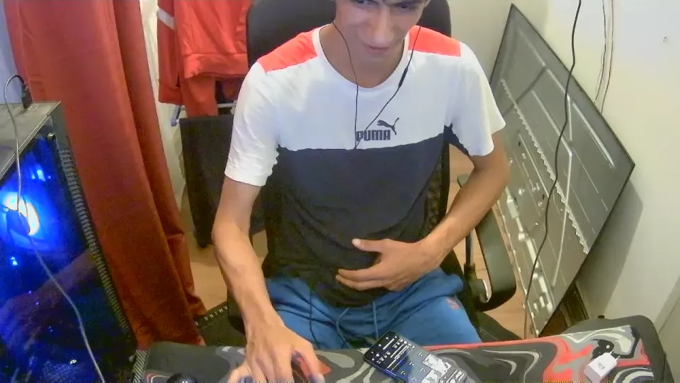 Offline AlexSecreto27 on Cam4