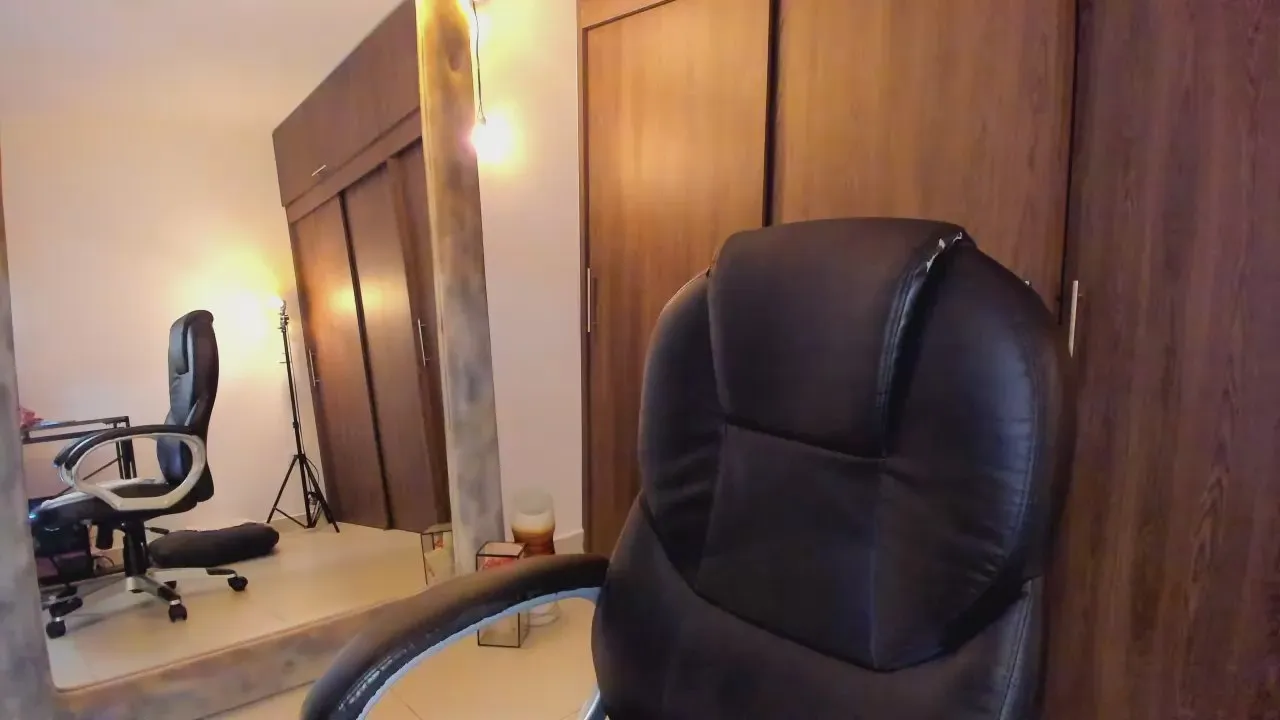 Offline Ali_houston on Cam4