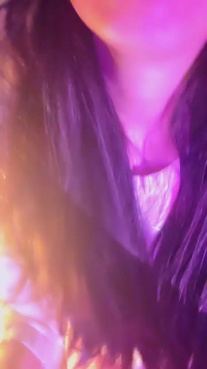 Offline Aloneathome22 on Cam4