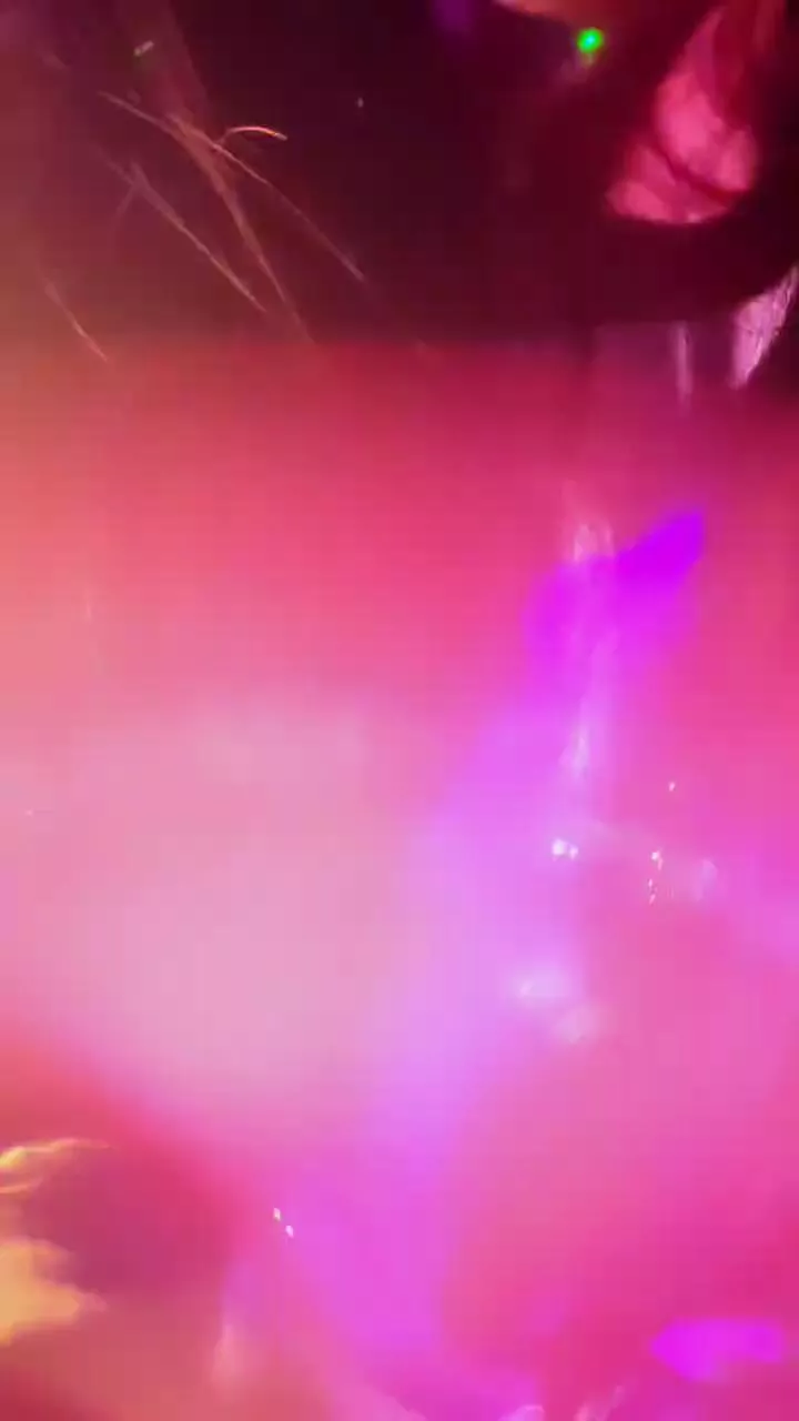 Offline Aloneathome22 on Cam4