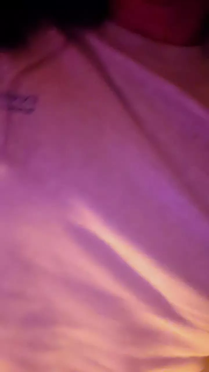 Offline Aloneathome22 on Cam4