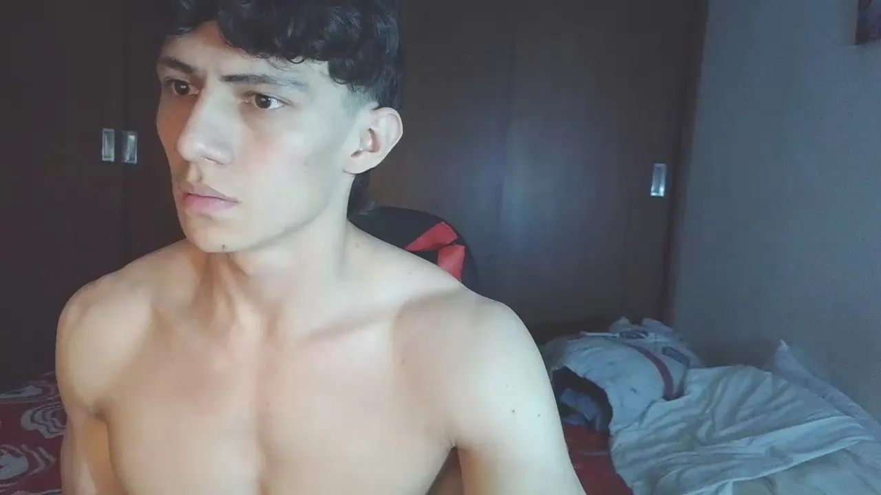 ares_bigcock on Cam4