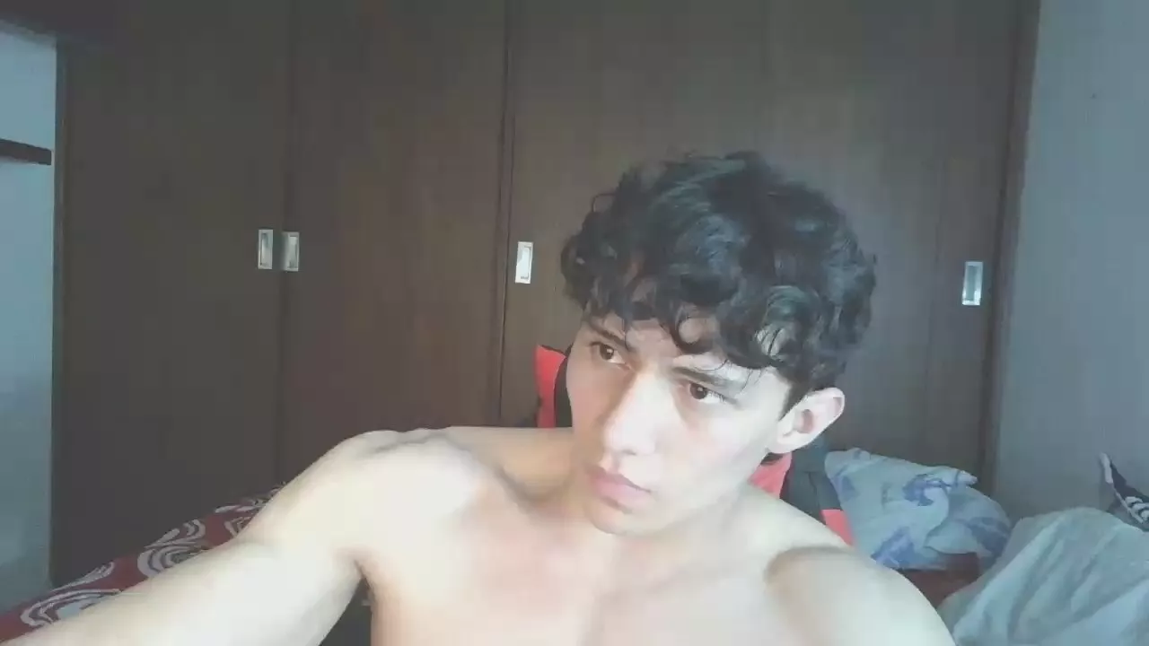 ares_bigcock on Cam4