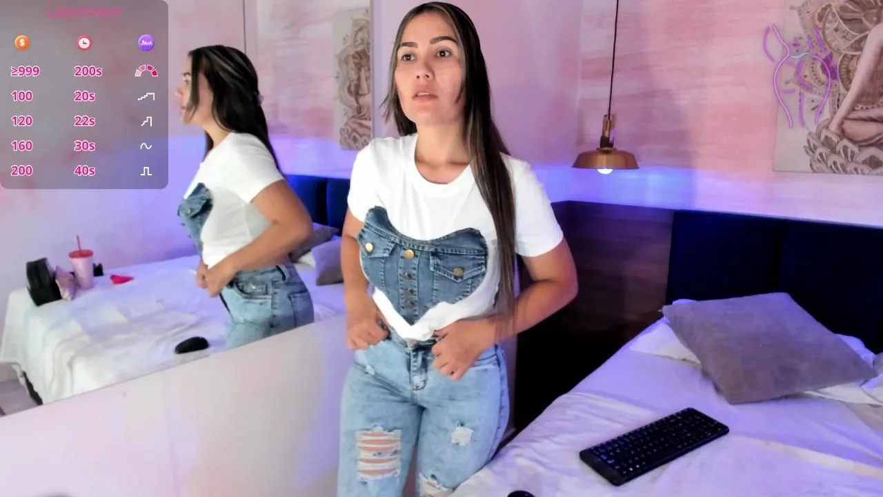 Offline AvaWhiite on Cam4