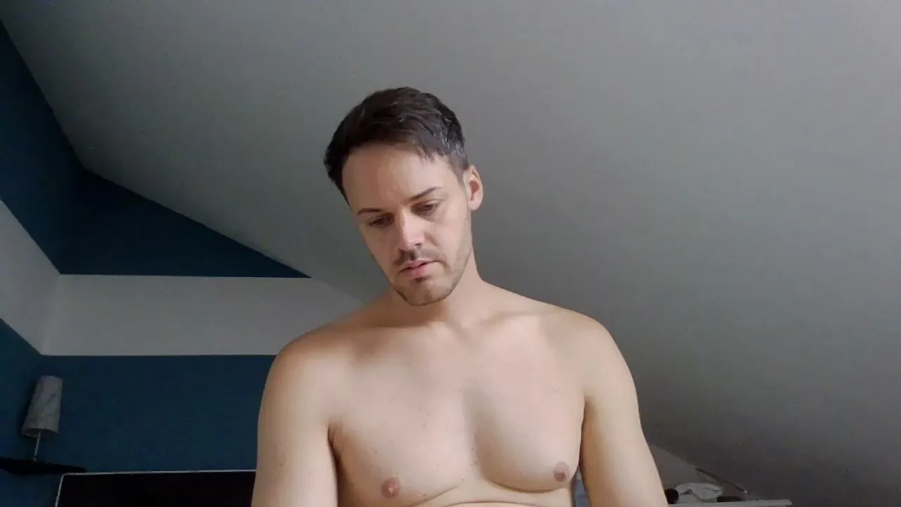 Offline bigcockjohnxxx on Cam4