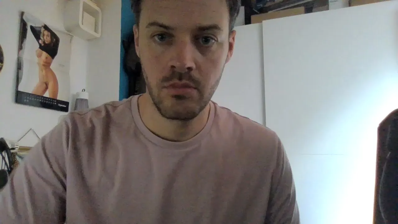 Offline bigcockjohnxxx on Cam4