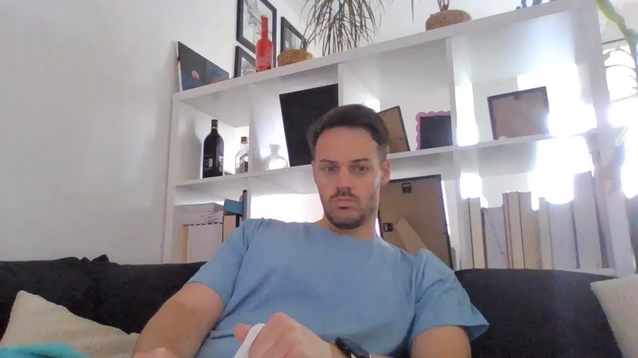 Offline bigcockjohnxxx on Cam4