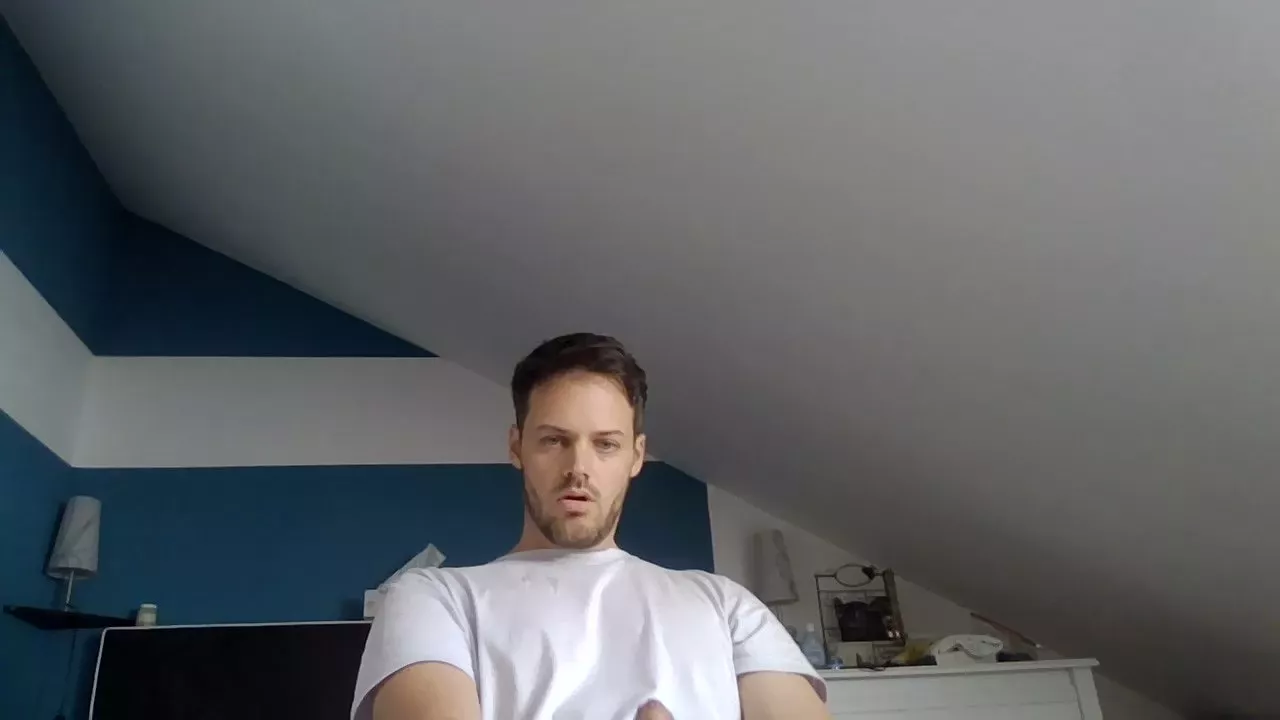 Offline bigcockjohnxxx on Cam4