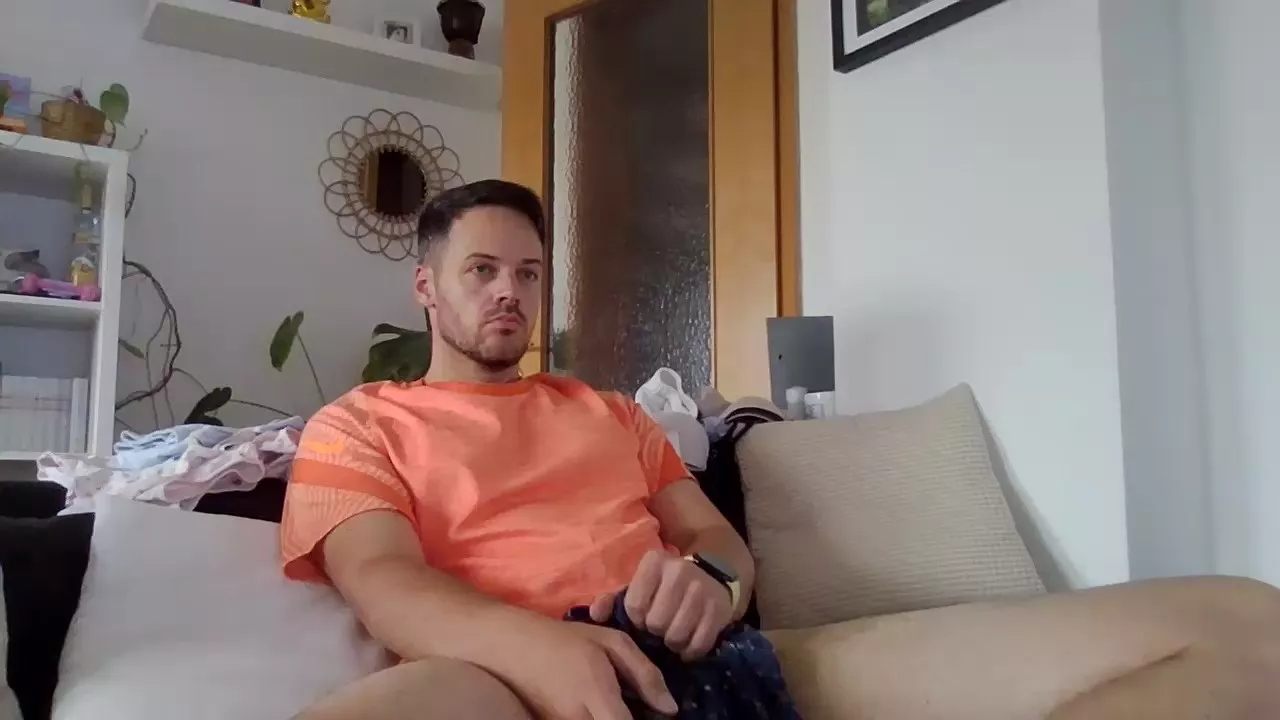 Offline bigcockjohnxxx on Cam4