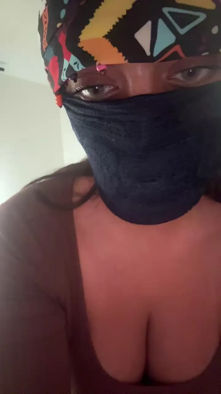 Offline Bilinda31 on Cam4