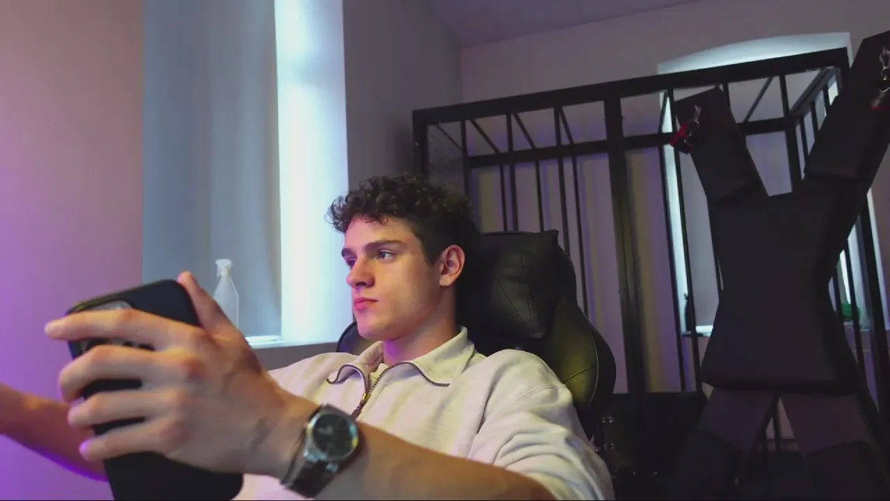 Offline Brad_Holloway1 on Cam4