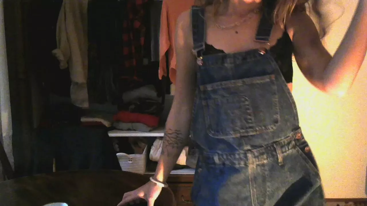 Offline Calliope_ on Cam4