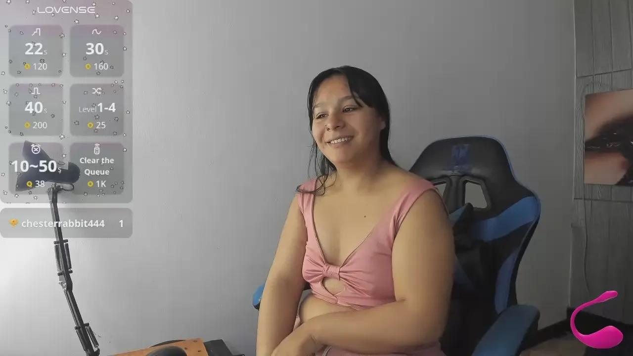 Offline Charis_21 on Cam4