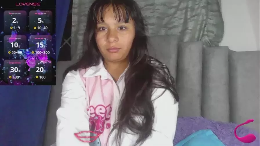 Offline Charis_21 on Cam4