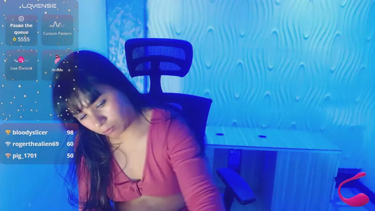 Offline Charis_21 on Cam4