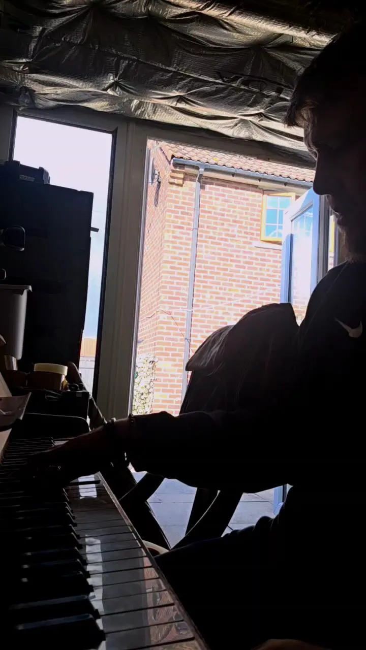 Offline Chavbear on Cam4