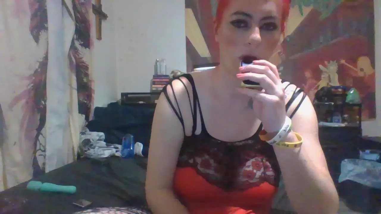 Offline cumlilredslut on Cam4