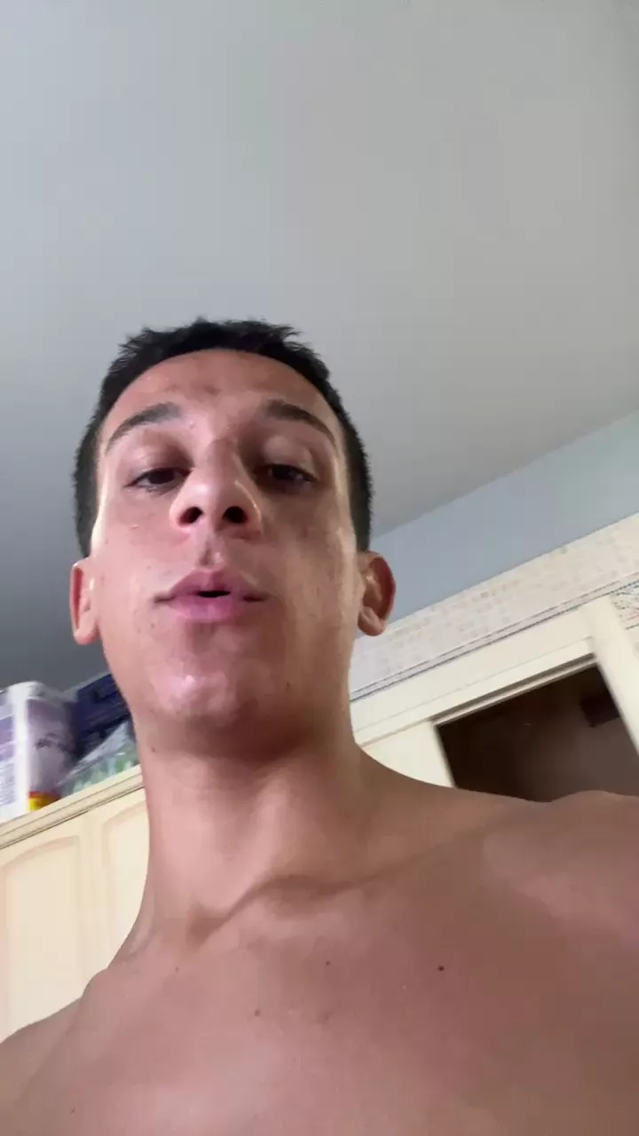 Freechat Damiano2448 on Cam4