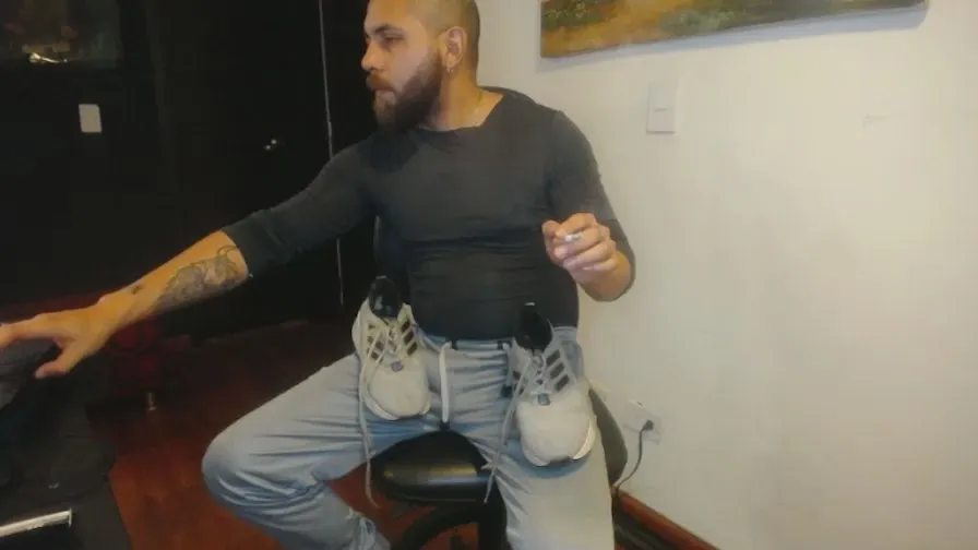 Cam4 Danburythebeast is Freechat Danburythebeast — #amateur #smoke #masturbation #armpits #milk